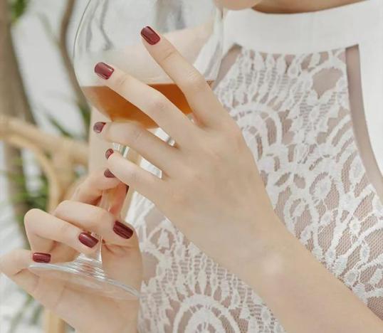 做美甲对孕妇有危害吗,好看的美甲款式超级闪视频