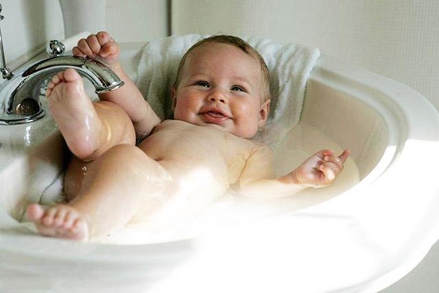 新生儿眉毛乳痂多久好,新生儿乳痂多久可以清理