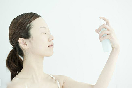 脸部缺水突然大量补水脸起红块,脸部严重缺水怎么补水油皮