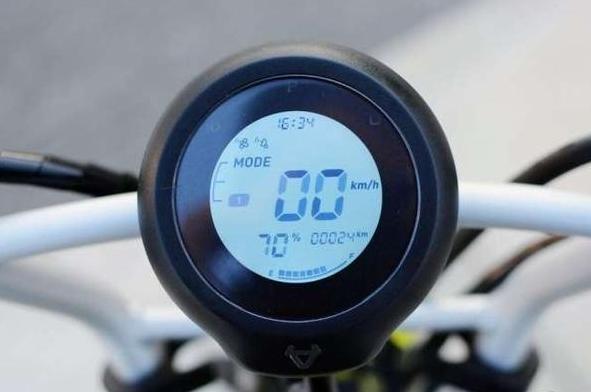 2018年的小牛um电动车参数,小牛电动uqis都市版新国标多少钱