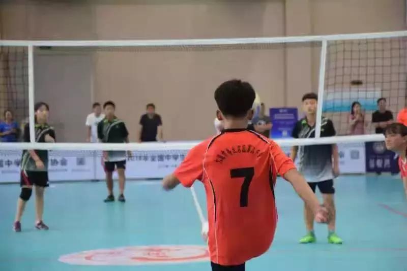 这个球赛真新鲜，你肯定没见过