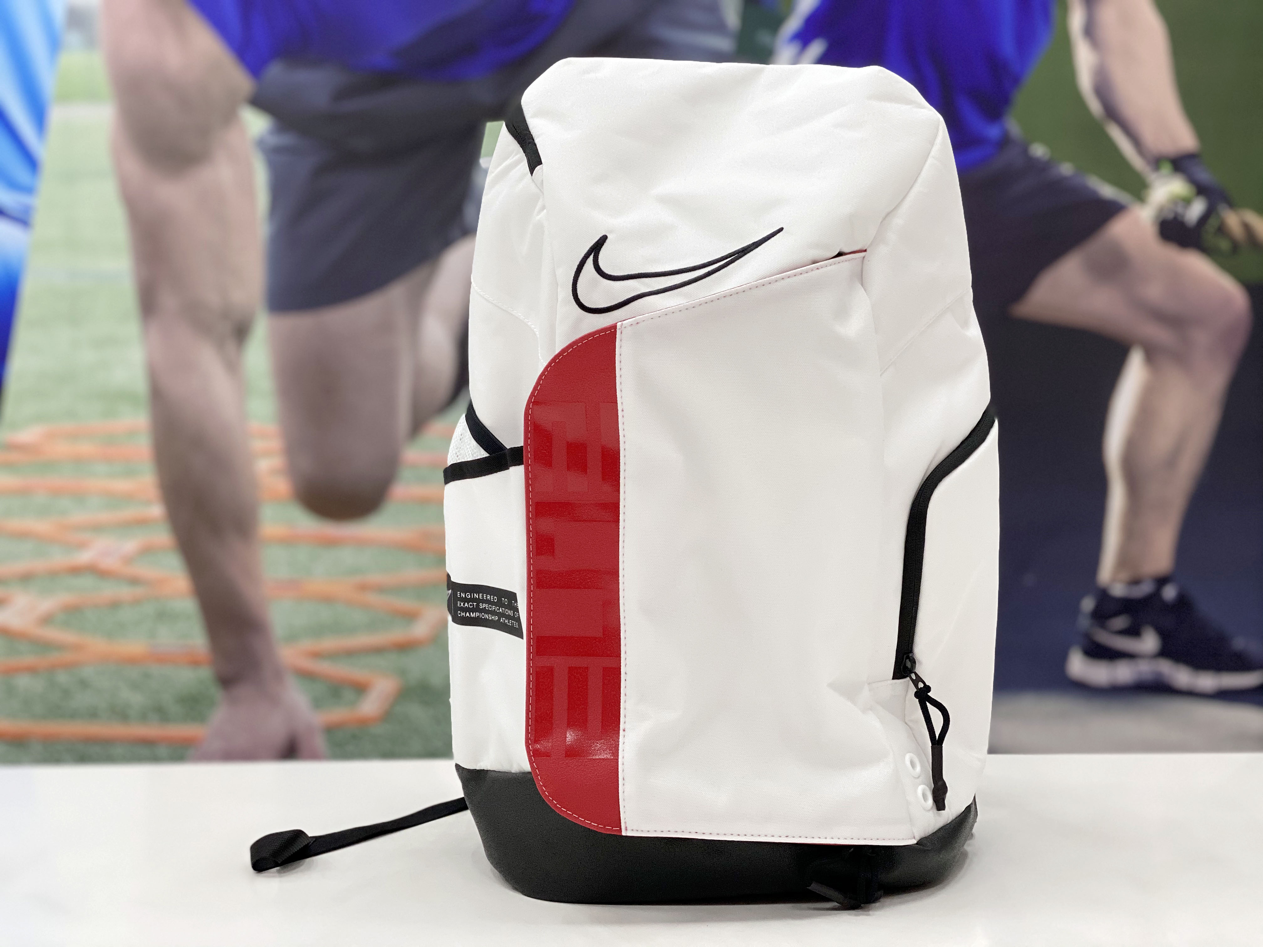 nikeelitepro篮球双肩包,nike双肩包elitepro区别