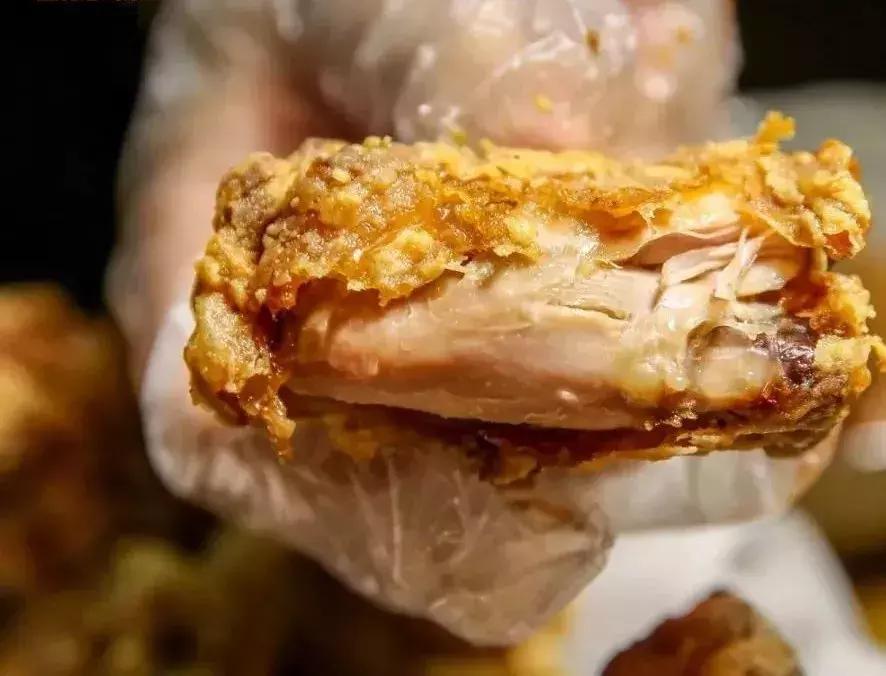 广州爆火的韩国年糕火锅 (韩国美食一条街部队火锅)