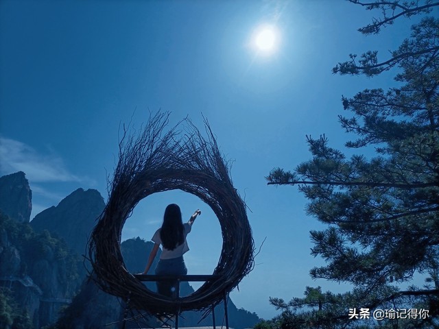 贵州大叔看见别人给娇妻要微信，他是这样处理的