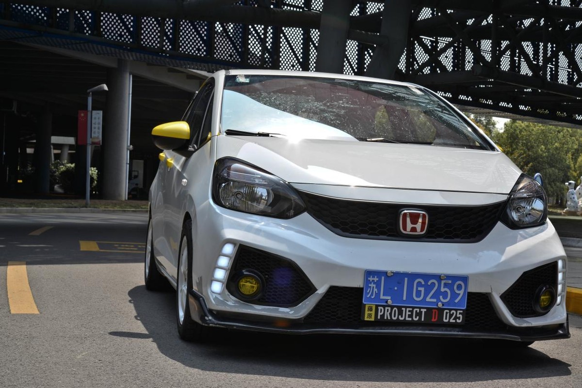 新版飞度空间,说一下04款飞度的空间