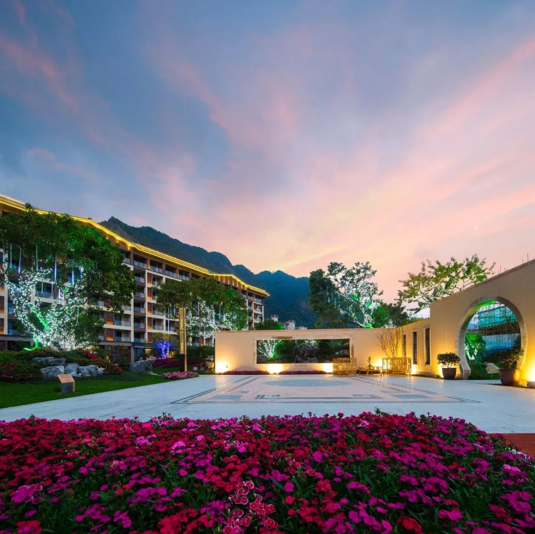 位于南昆山半山上的金叶子温泉酒店，享受尊贵的私家泡汤，新体验