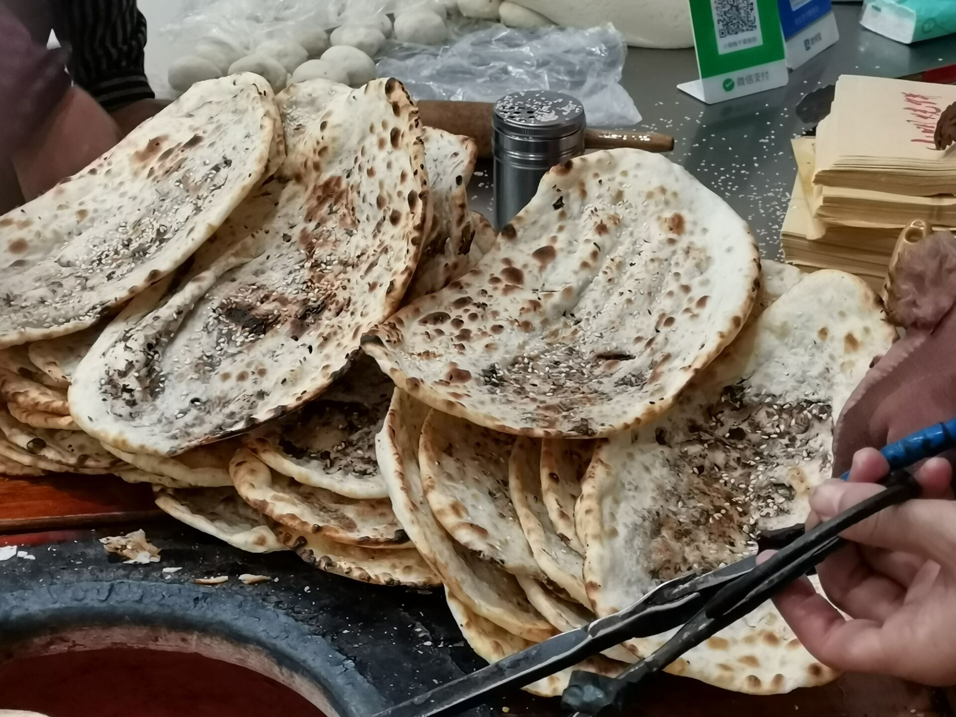 昆山烧饼界的扛把子，5块钱吃饱，10块钱吃撑，天天开门排长队
