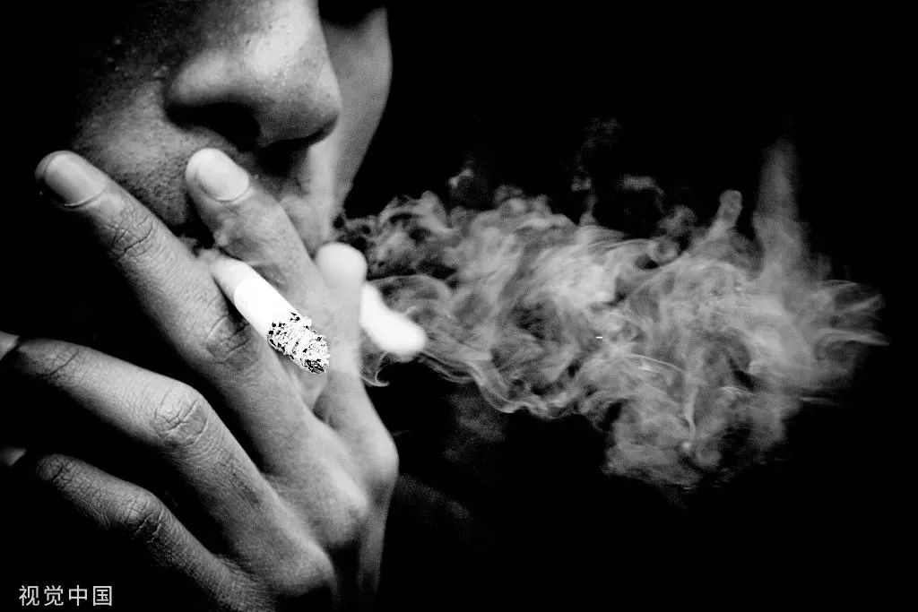 打开死者的肺,才明白有3亿人,在悄悄花钱买死