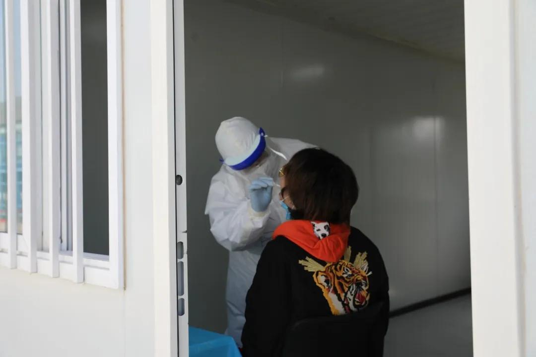 现场直击！阿布扎比—北京EY888航班入境西安后……