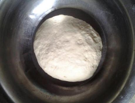 用酵母粉正宗油条炸蓬松做法,炸油条的面粉加酵母粉发酵多久