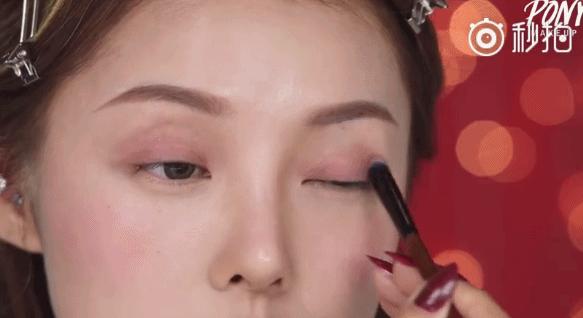 不会化圣诞妆？Pony大神来手把手教你