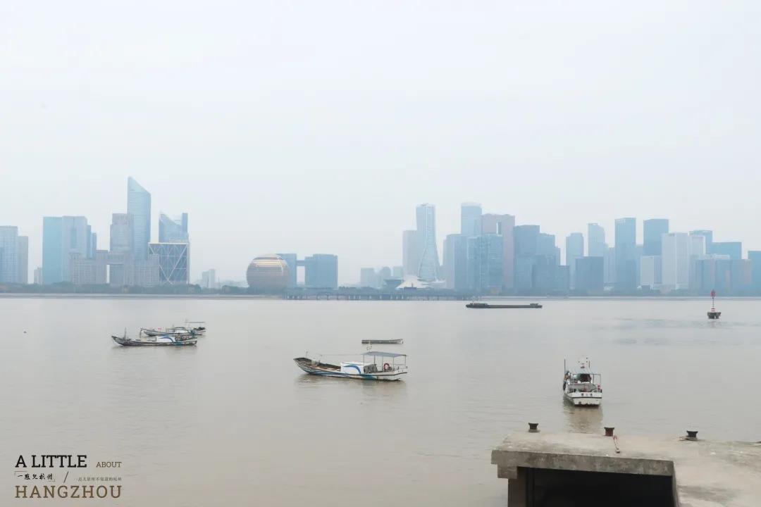 钱塘江从哪里开始变黄,钱塘江长大潮什么原因