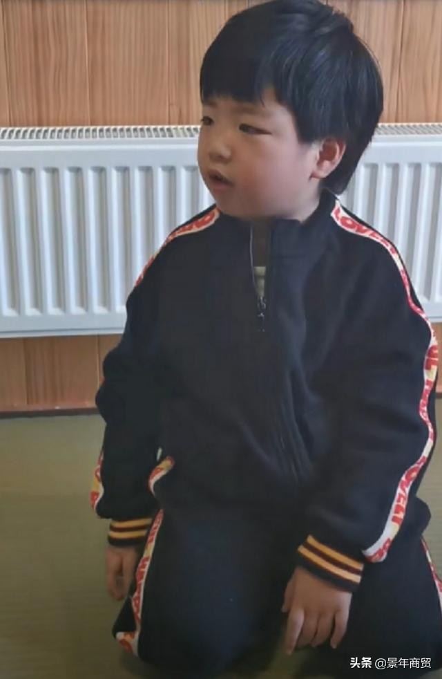 唐一菲凌潇肃上街永远戴墨镜,唐一菲凌潇肃唱歌完整版