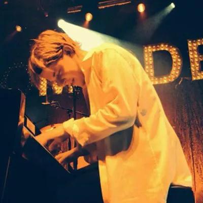 欧美头像ins高级小孩,欧美大叔成熟有魅力头像