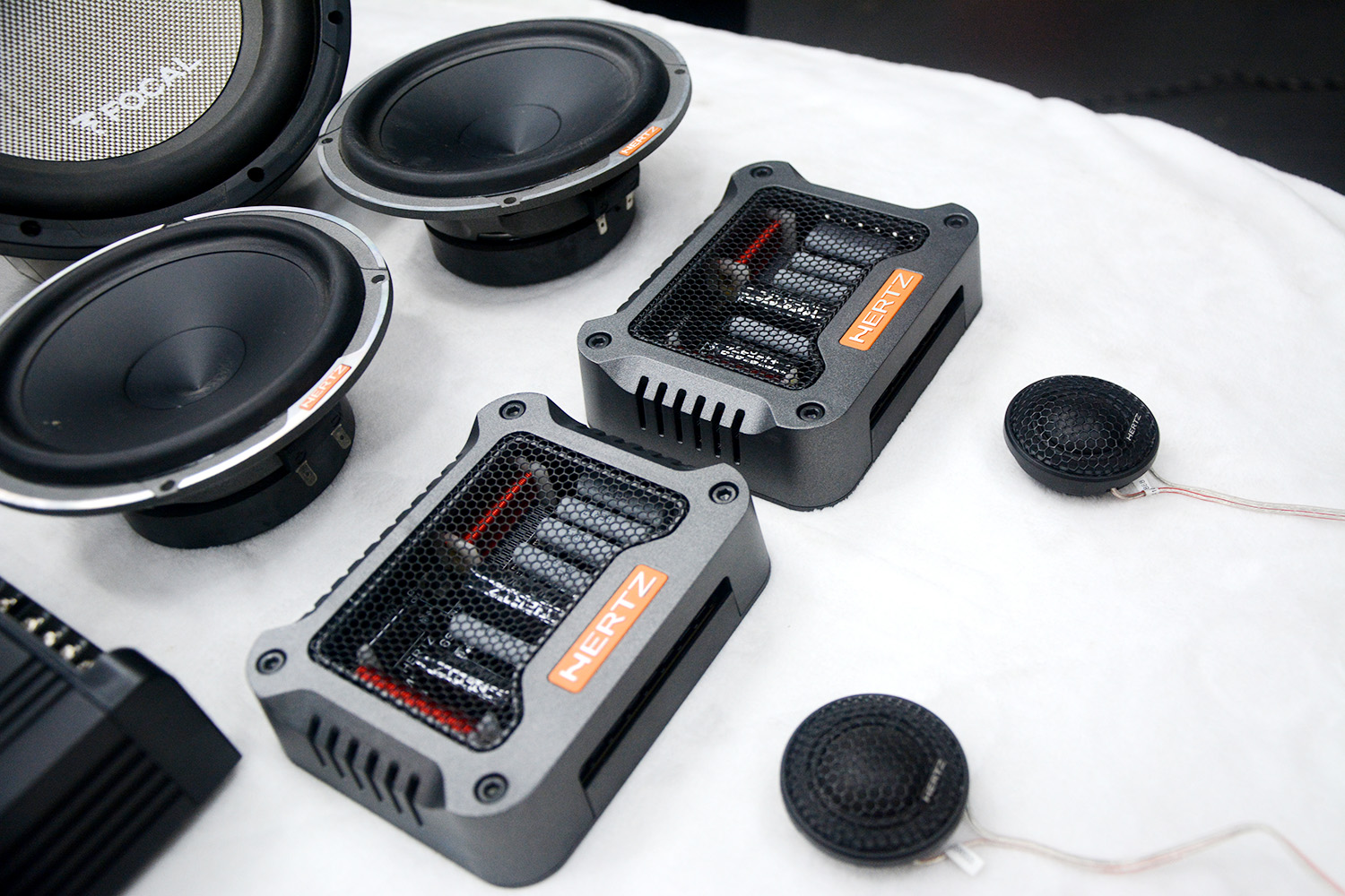 斯柯达速派音响改装多少钱,斯柯达速派汽车改装喇叭