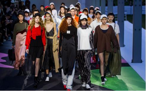 安踏时装周,太平鸟2017年销售净利率