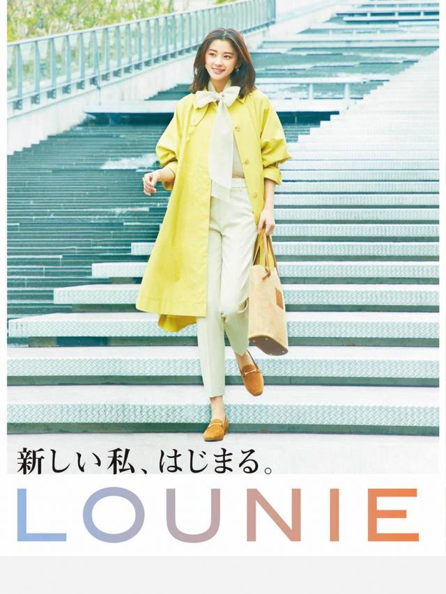 秋冬乐福鞋女款怎么搭配,秋天别穿小白鞋了今年流行乐福鞋