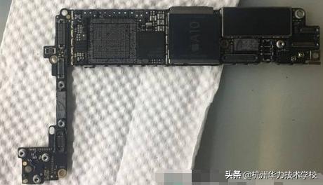 维修iPhone7摔不开机故障-杭州华力技术学校