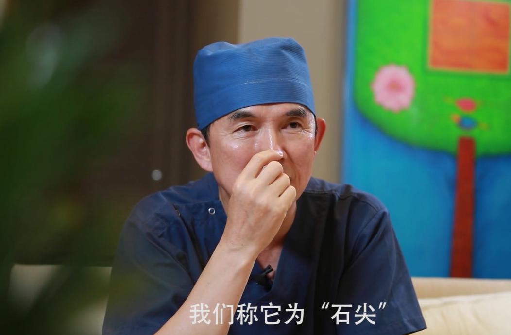 硅胶隆鼻看起来会不会很假,隆鼻后感觉很假是怎么修复