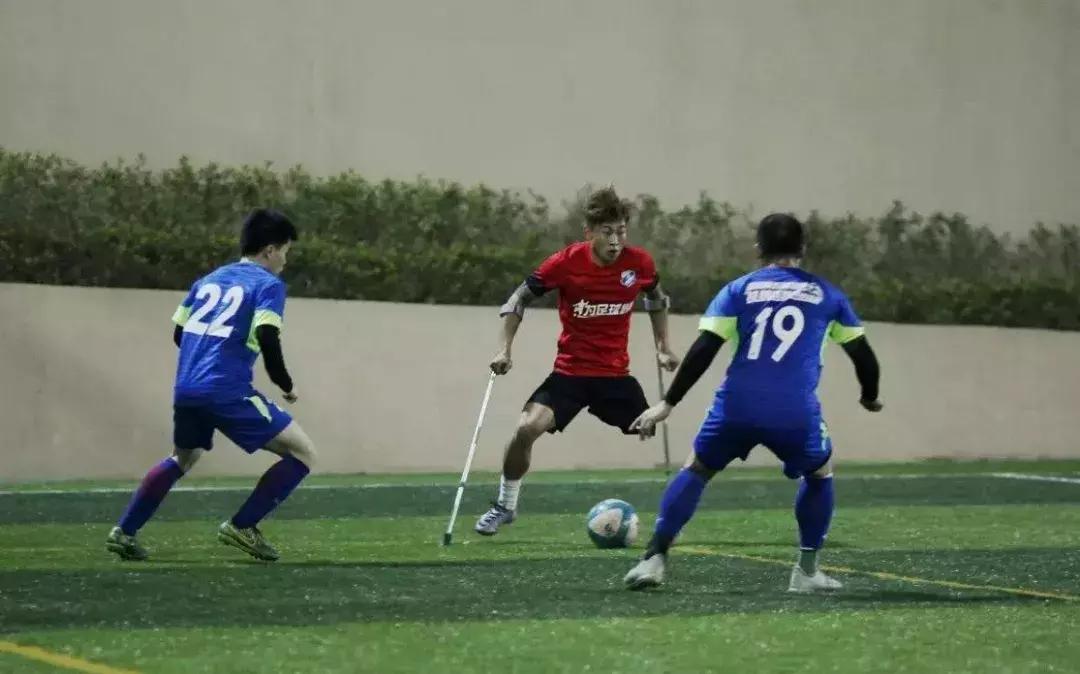 单腿截肢后又双腿截肢,单大腿截肢能游泳吗