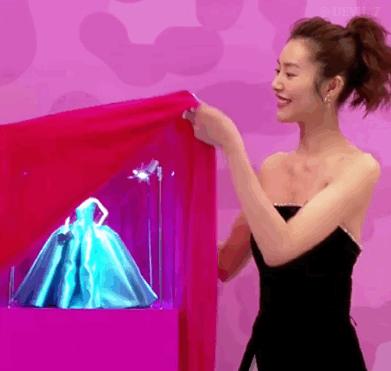 疯了，她的平胸才是顶级性感