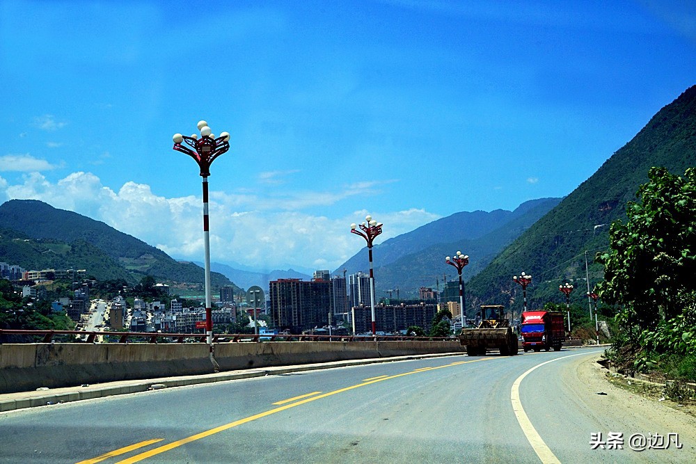 怒江大峡谷独龙江大峡谷,雅鲁藏布江大峡谷和怒江大峡谷