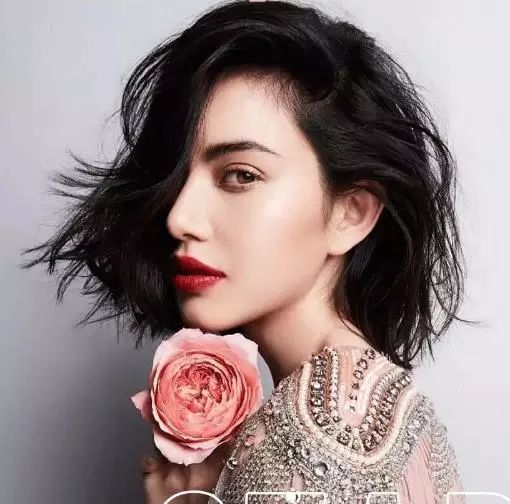 新年发型推荐齐肩发发量多,30-40岁适合发型男士圆脸发质细软