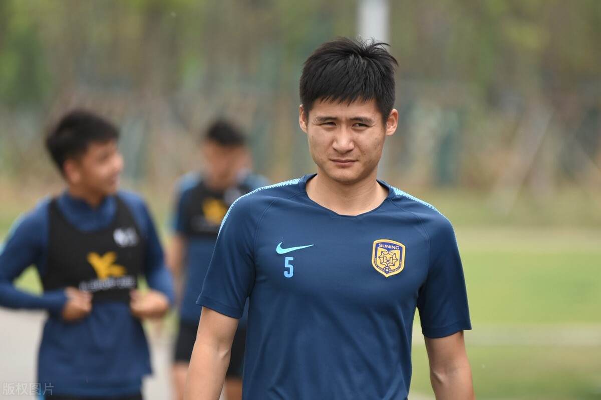 有情义!30岁的苏宁功勋飞翼被爆即将退役,曾是国足当红国脚