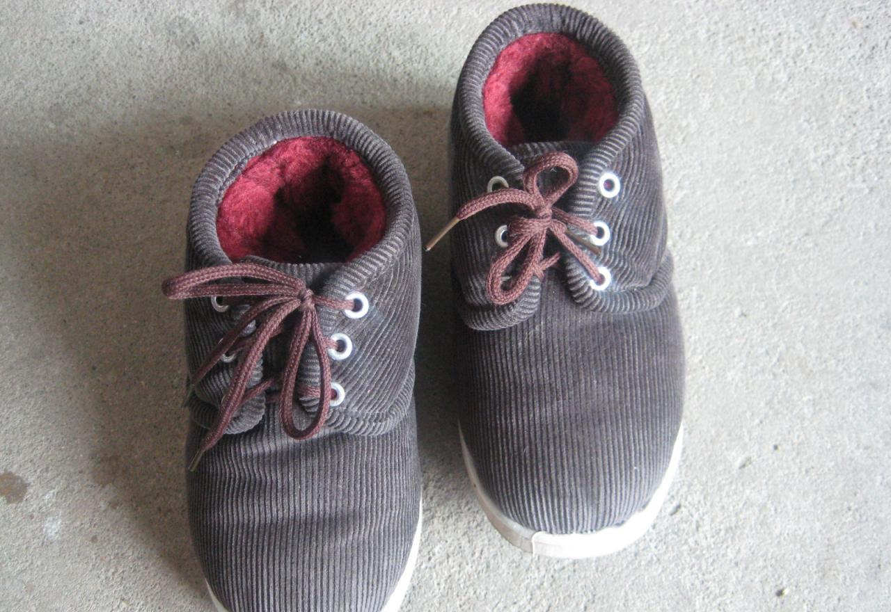 姥姥给外孙做棉衣,姥姥给外孙做鞋