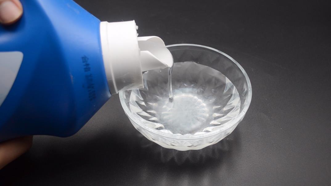 羽绒服脏了教你一招就能清洗干净,羽绒服脏了怎么清洗教你一招