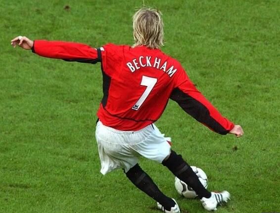 卡瓦尼瓦伦西亚球衣,卡瓦尼曼联球衣号