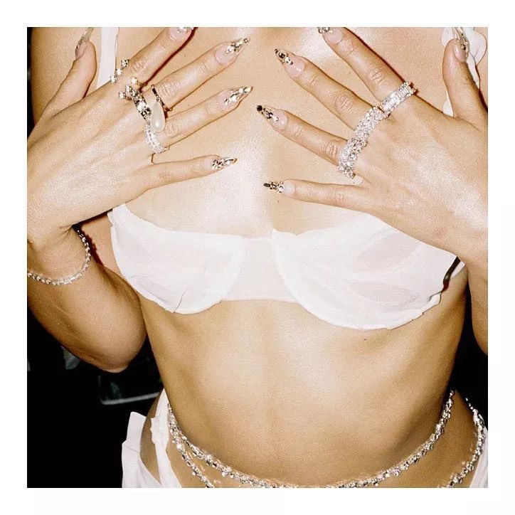 时髦ins风饰品,明星同款配饰推荐