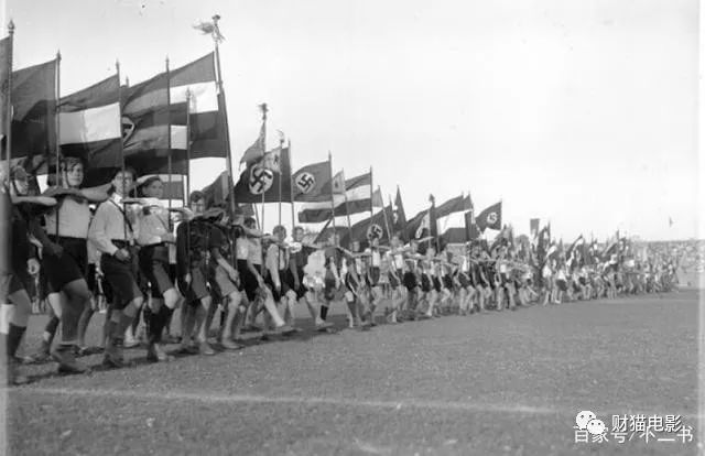 在电影中的希特勒和他的“骑士团”
