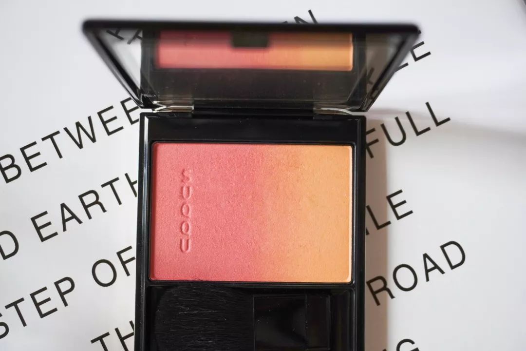 早就该买美容仪、水之密语、大宝天天见，本月爱用让你嗨皮又逆龄