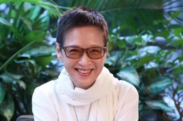 “恋足癖”李敖，因脚丫与胡因梦闪婚，闪离原因便秘样子太不堪？