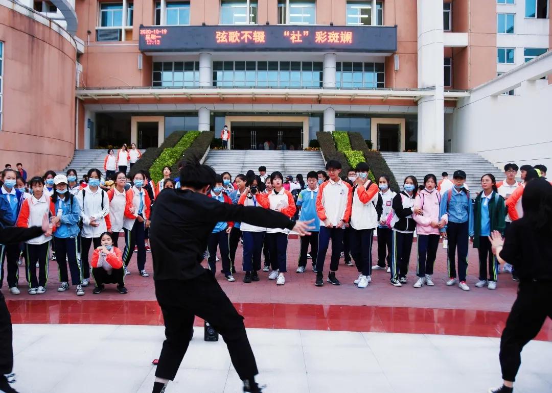 社团纳新活动落下帷幕,社团纳新吹响青春集结号