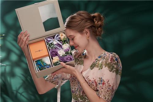 pinko信封包红色 (pinko白色流苏包)