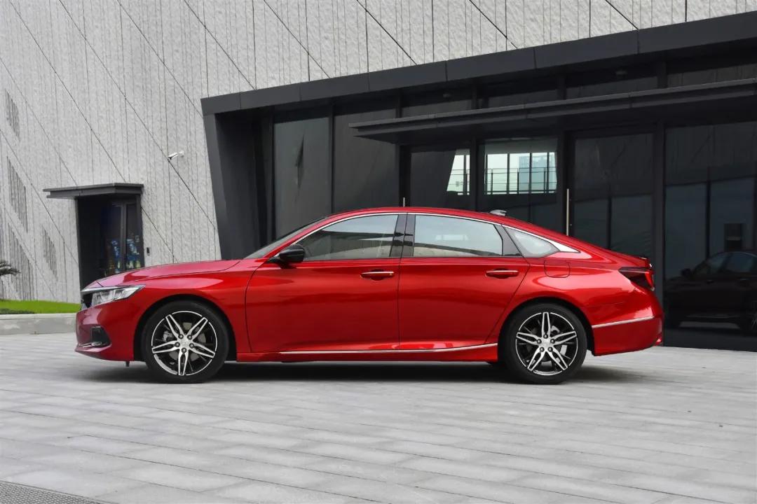 2022款雅阁幻夜尊贵版试驾视频,2022款雅阁试驾动力真实感受