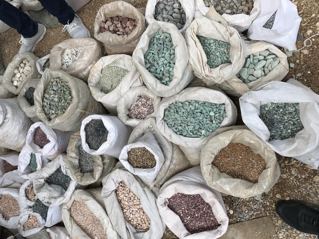 农村自建房一楼贴瓷砖还是花岗石,农村自建房一楼铺石材还是瓷砖