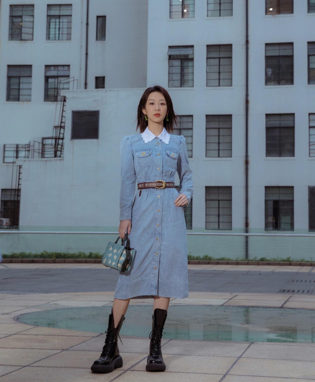 杨紫近期长发披肩同款发型,杨紫白色纱裙配公主头造型