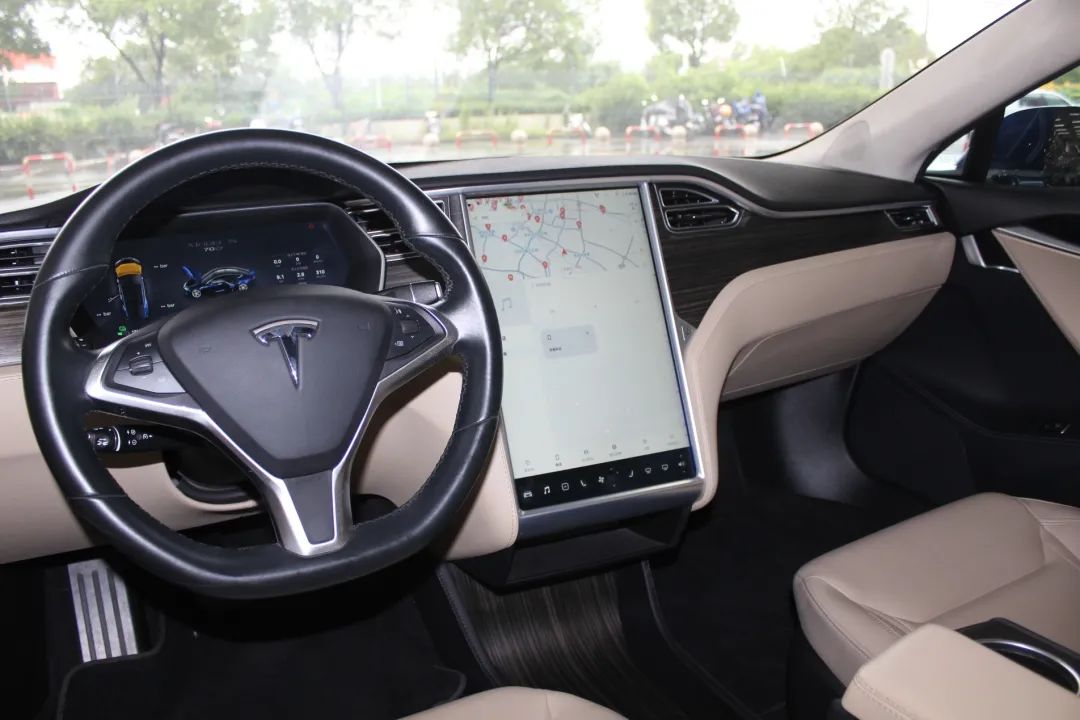 女车主说车,女车主说为什么买特斯拉