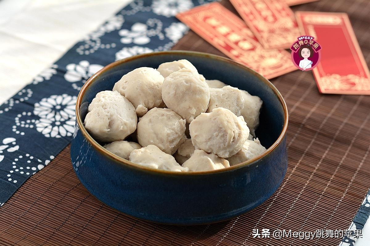 如何制作爽口弹口的鱼丸,自制鱼丸q弹嫩滑营养健康又好吃