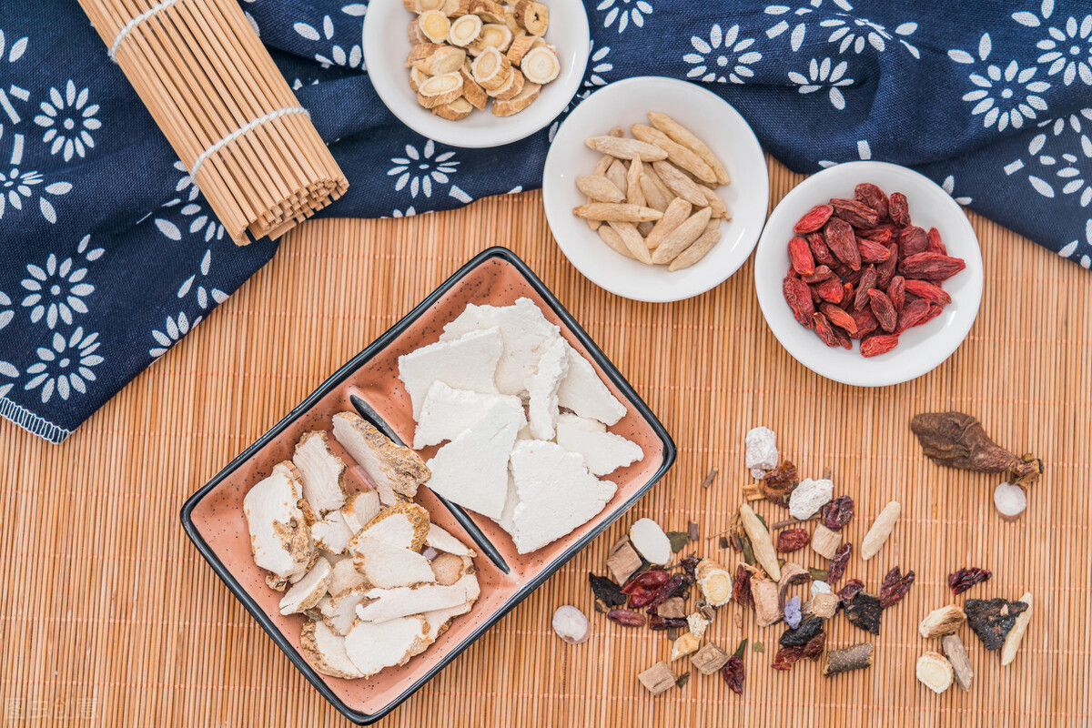 天冷大姨妈变多了为什么,天冷会加重痛经吗