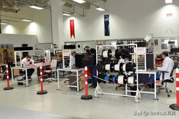 集陆海空于一体！在一眨眼的功夫...