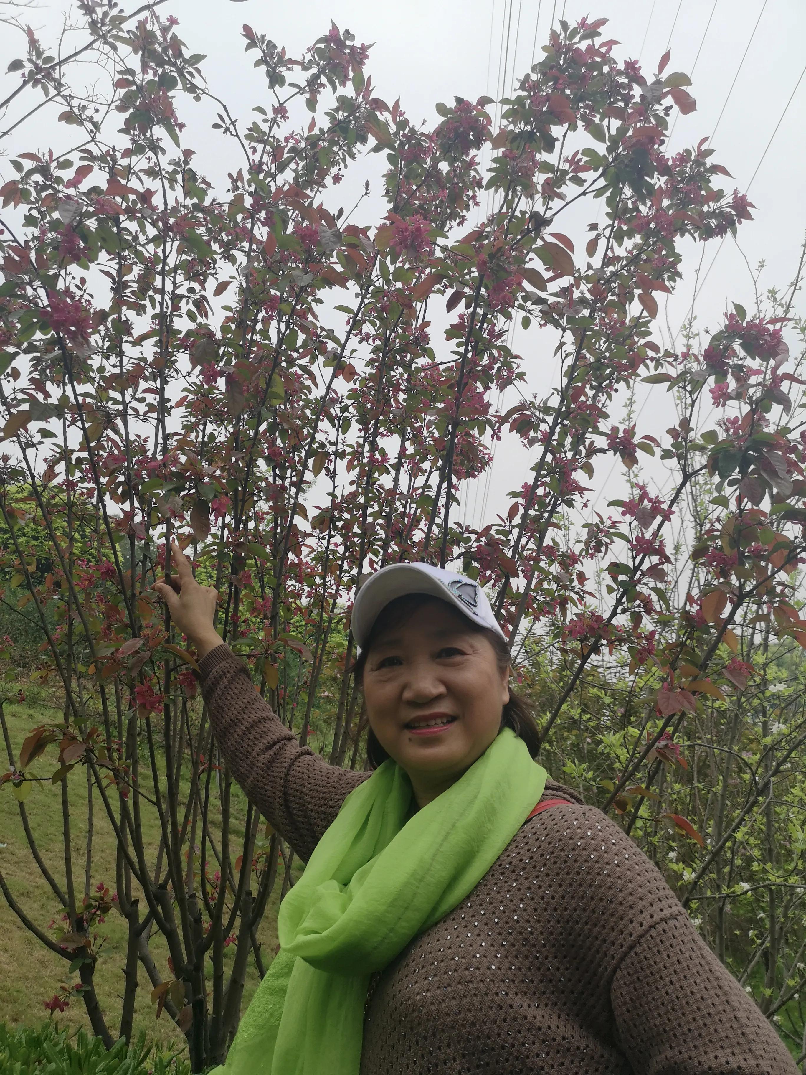 春游和姐妹踏青,春游踏青姐妹拍照