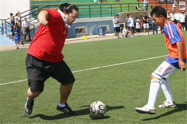 小人物的总统梦：蒙古相扑狠人朝青龙，除了摔跤还有远方