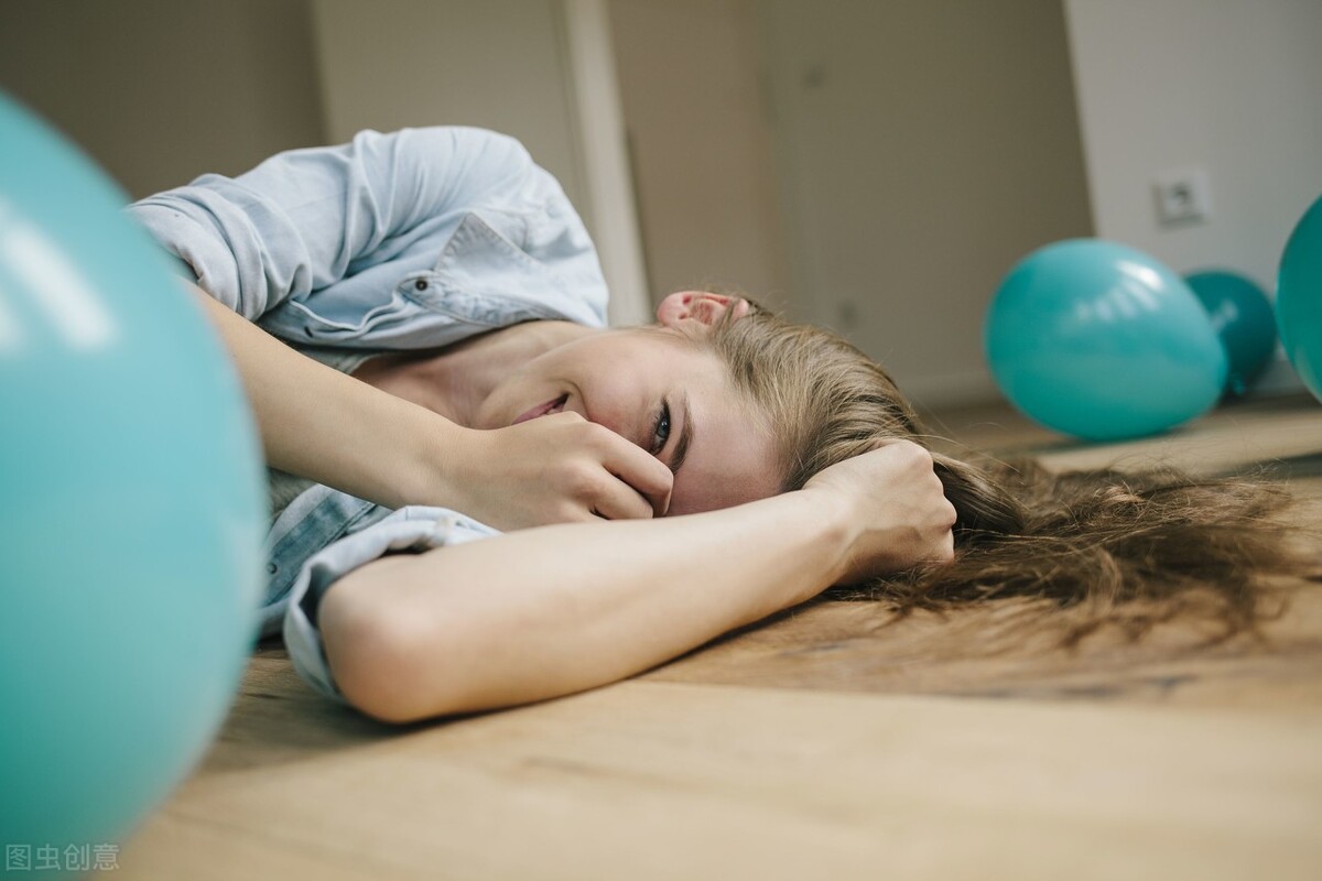 成年后如何面对父母的不公平对待,成年后如何面对父母的偏心