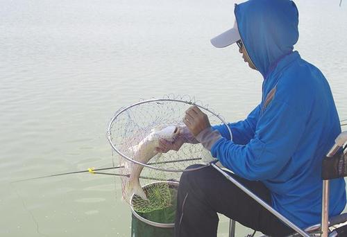 野外钓鱼安全知识大全,野外钓鱼安全防范应对措施