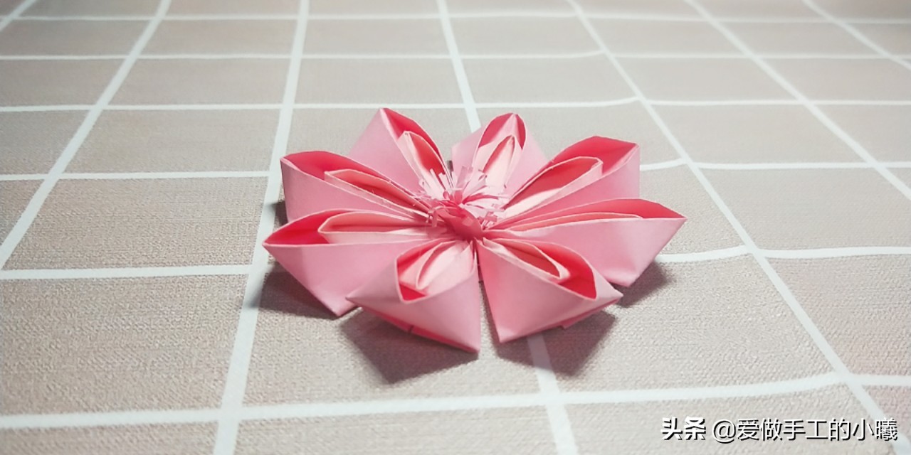 手工折纸牡丹花朵制作方法图解,单页花朵折纸布置店面教程图解