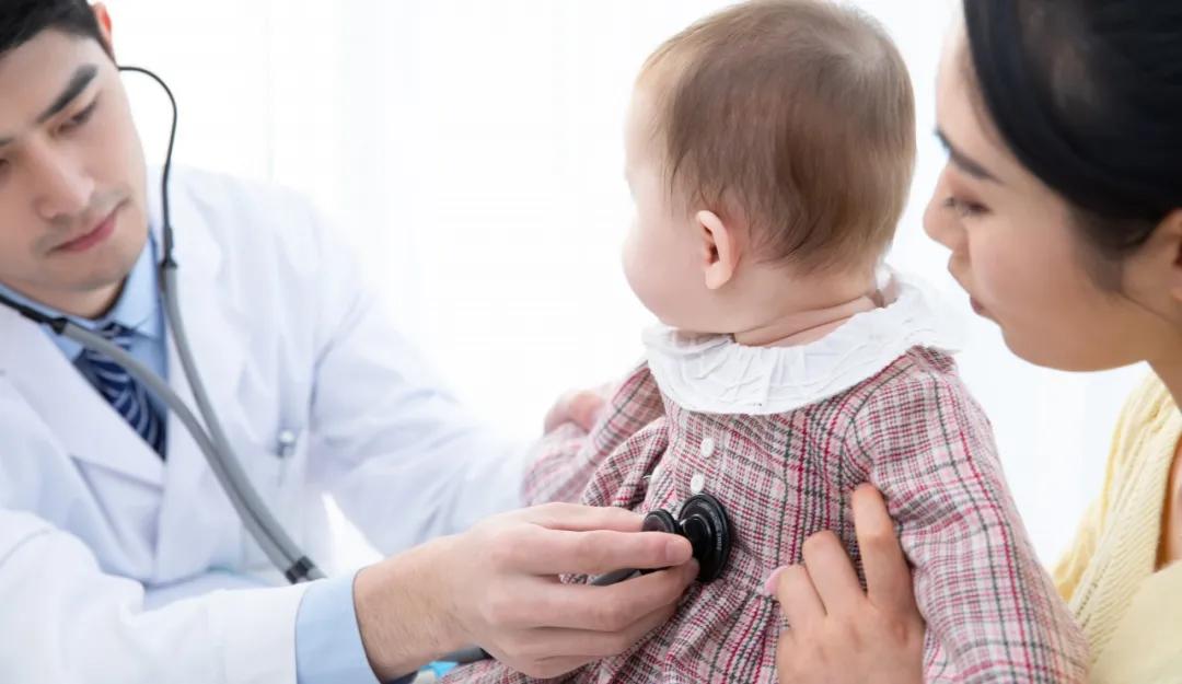 宝宝退烧药是喝美林还是喝泰诺林,孩子发热到38了要吃退烧药吗